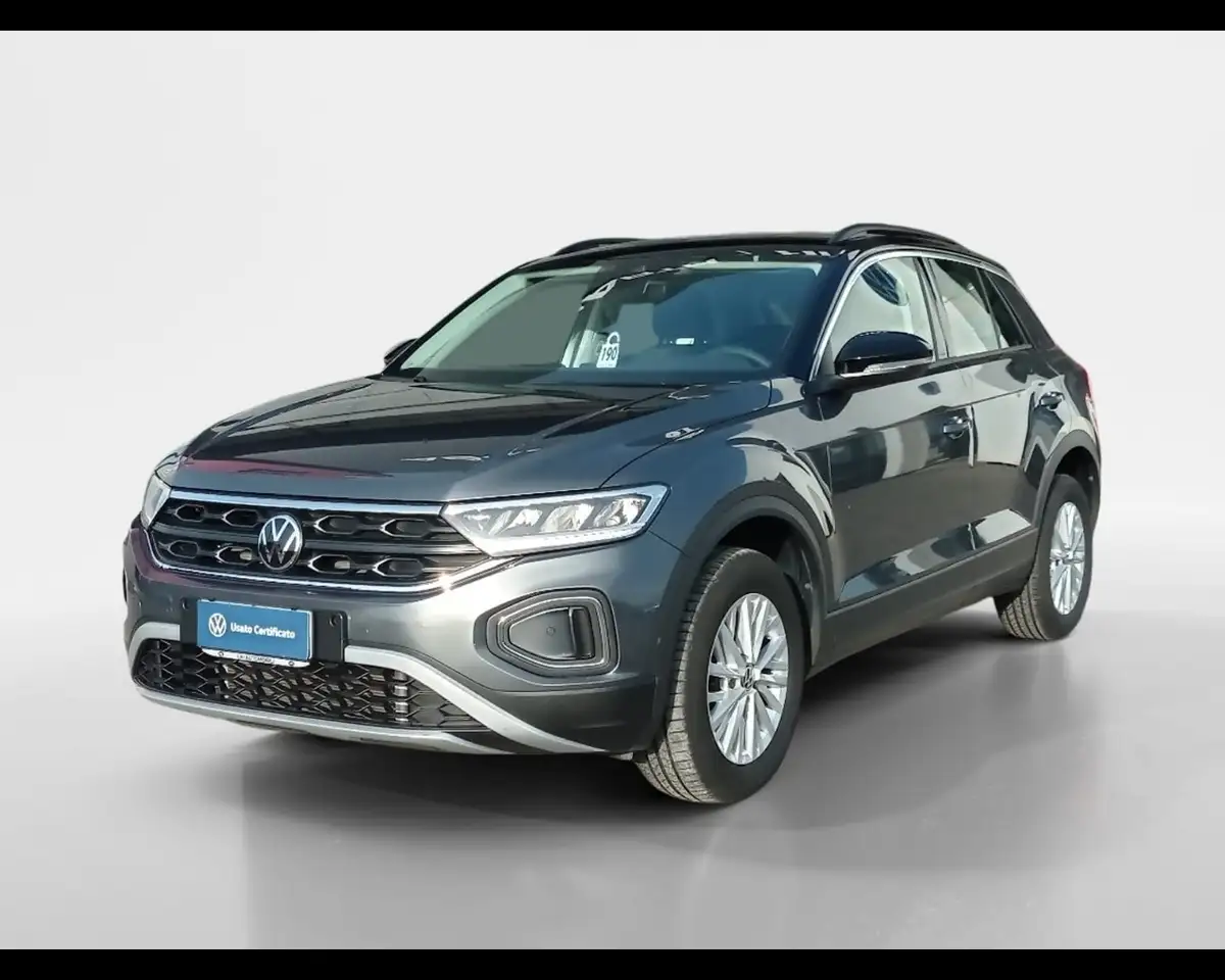 Volkswagen T-Roc 1.5 TSI ACT Life — photo 1 of 15