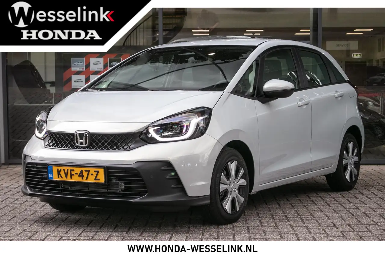 Honda Jazz 1.5 e:HEV Elegance — photo 1 of 39