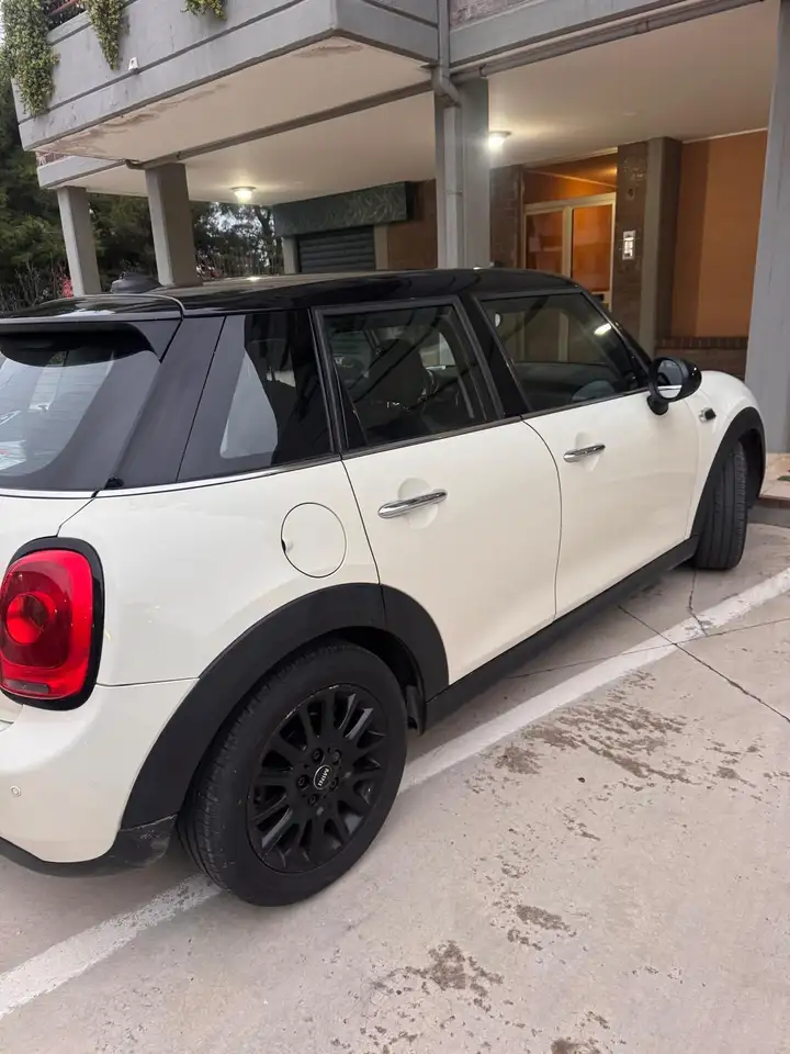 MINI One D Mini IV F55-F56 2014 1.5 5p my18 — photo 1 of 9