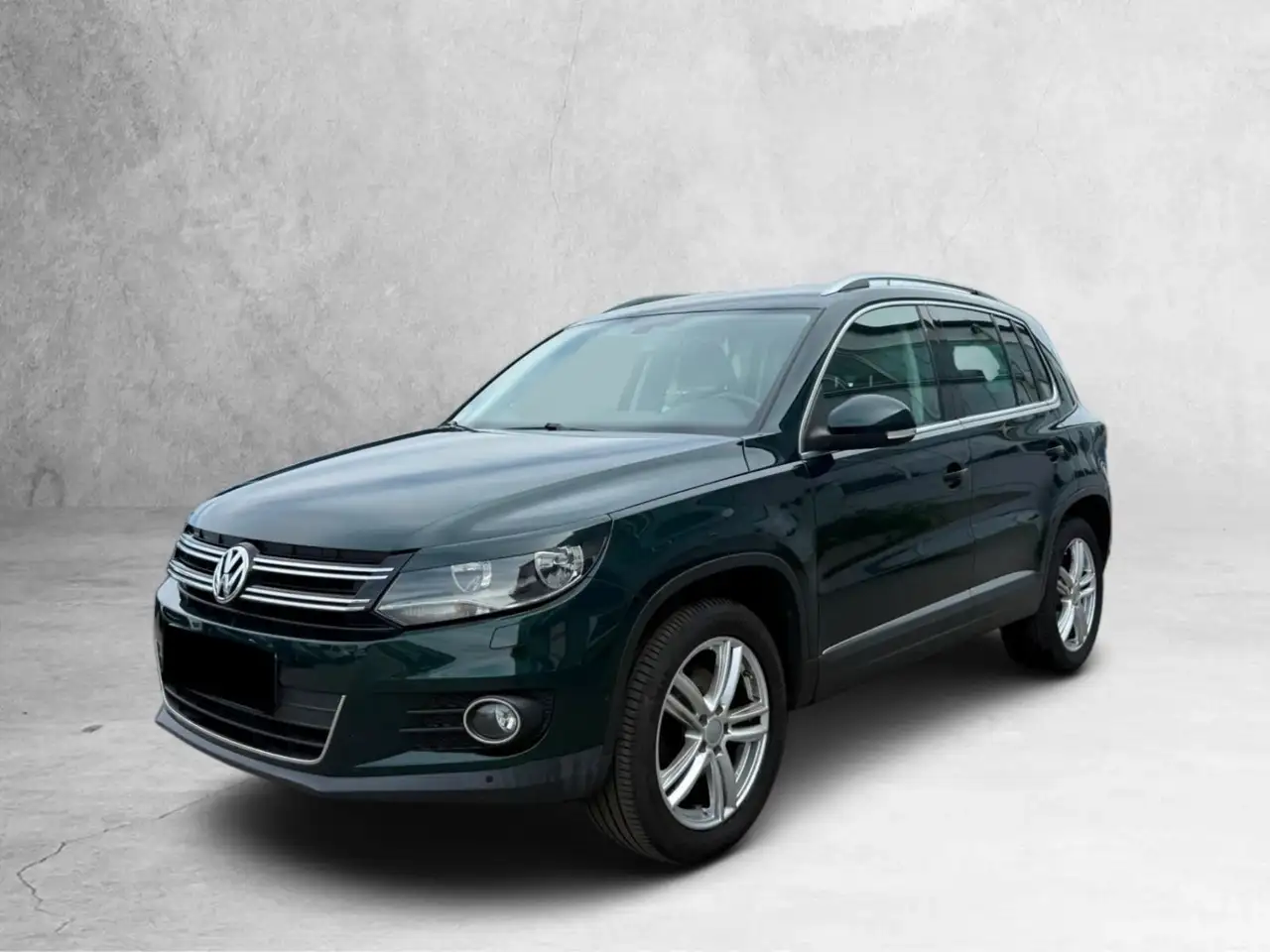 Volkswagen Tiguan Sport & Style 4Motion — photo 1 of 14