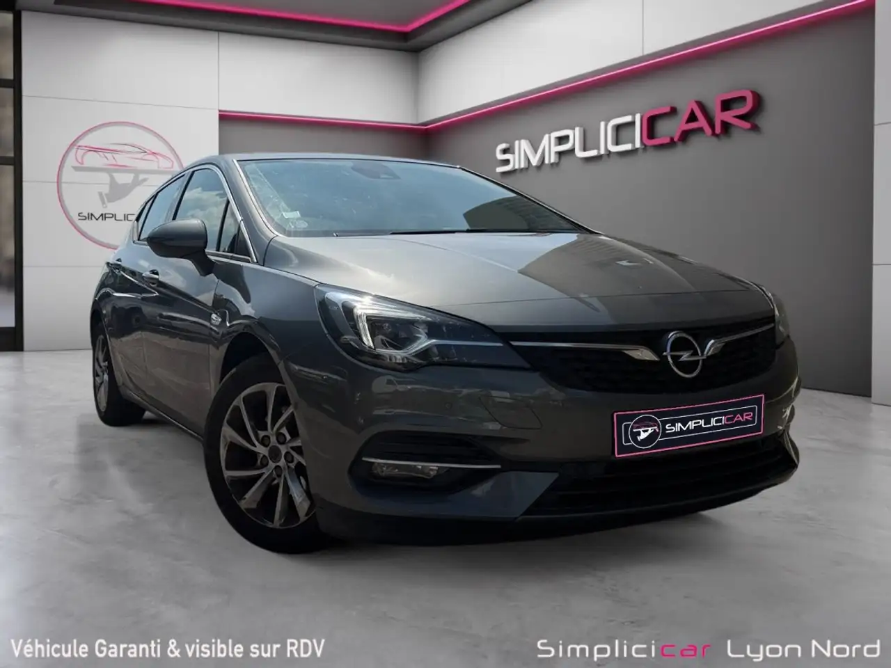 Opel Astra Ultimate — photo 1 of 18