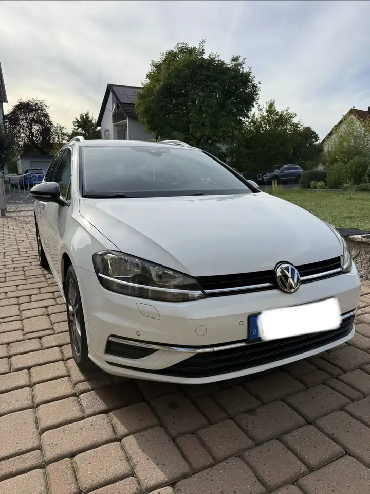 Volkswagen Golf Variant IQ.DRIVE Start-Stop — photo 1 of 14