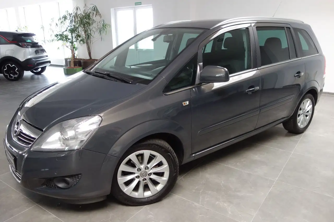 Opel Zafira B Family Plus Automatik/Klima/Xen/7-Sitze — photo 1 of 18