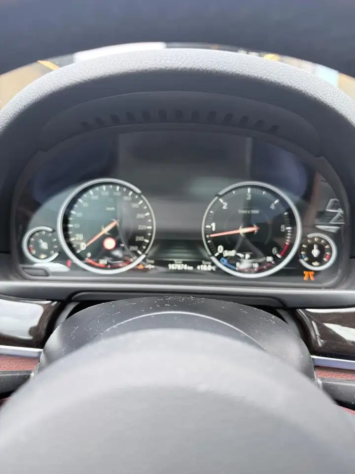 BMW 530 Touring 530d xDrive Panorama | HUD | LCI — photo 1 of 14