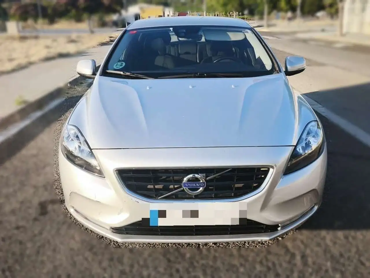 Volvo V40 D3 Momentum 150 — photo 1 of 31