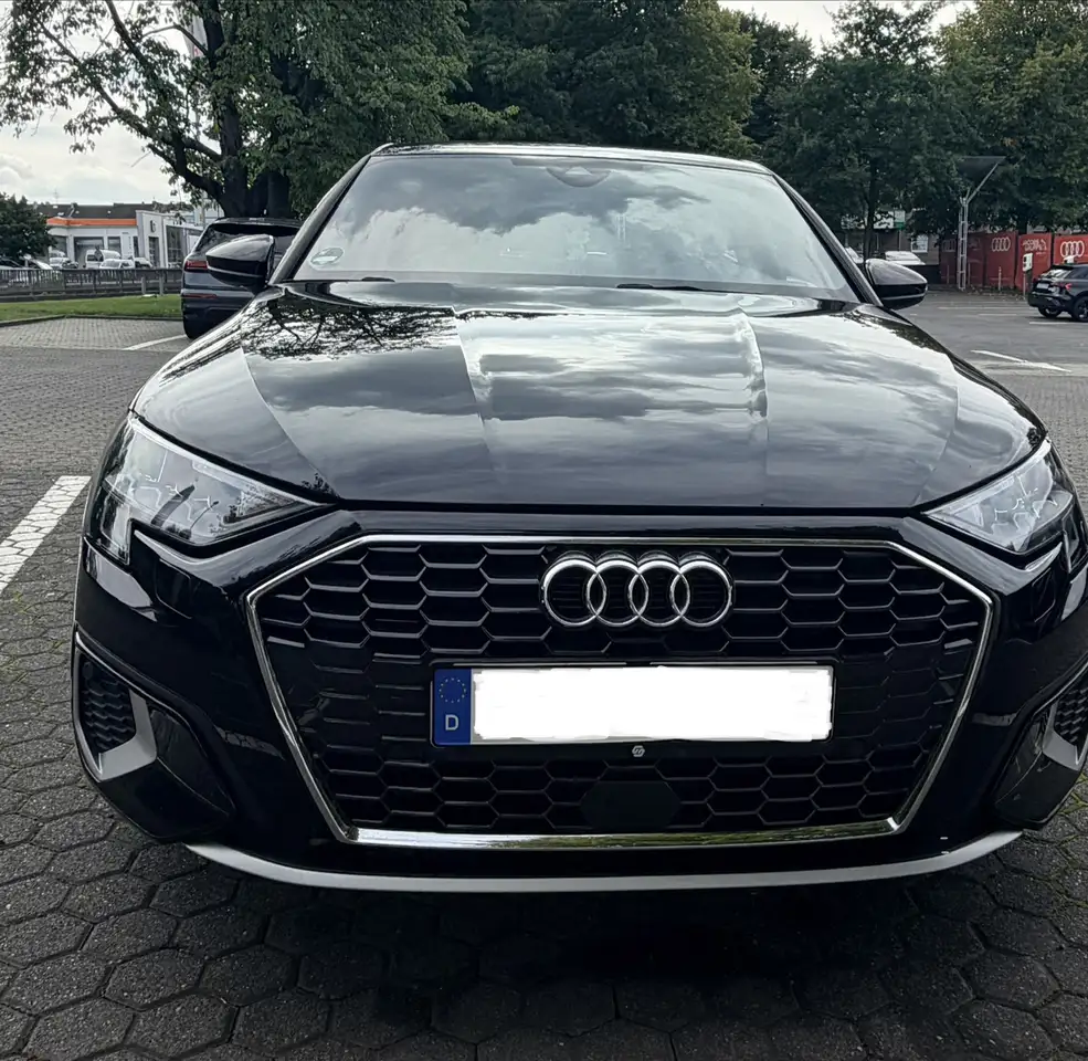 Audi A3 Audi A3 Sportback Plug-in-Hybrid 40 TFSI e — photo 1 of 14