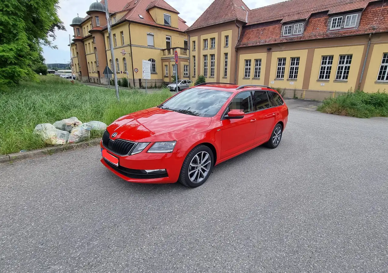 Skoda Octavia Octavia Combi 1.5 TSI ACT DSGSoleil — photo 1 of 4