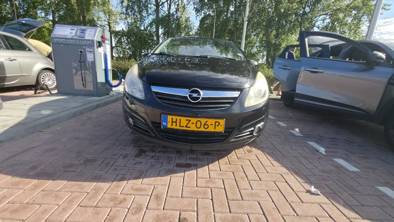 Opel Corsa 1.4 16V Color Edition/Carplay/Cruise/Navi/ — photo 1 of 19