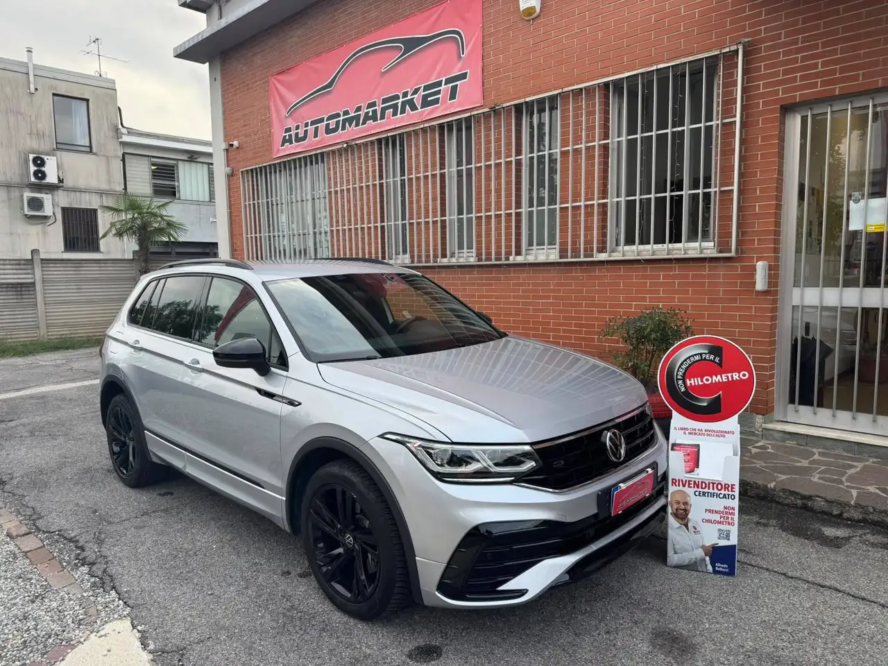 Volkswagen Tiguan 2.0 tdi R-Line 4motion 200cv dsg — photo 1 of 24