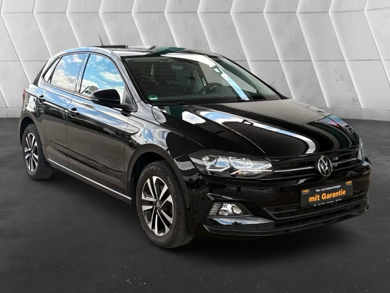 Volkswagen Polo VI United DIG.TACHO CARPLAY SITZHEIZUNG — photo 1 of 24