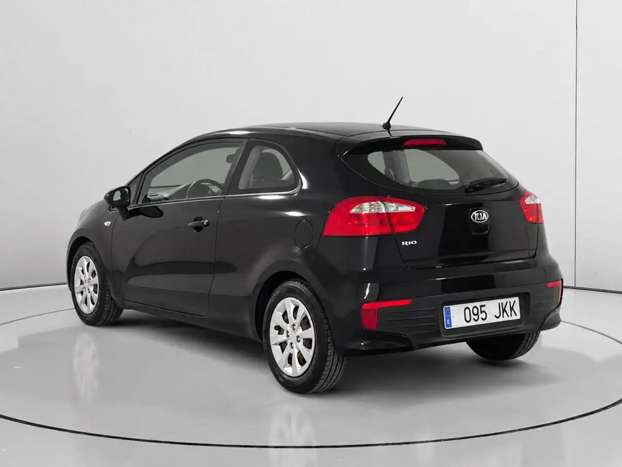2015 Kia Rio 1.2 CVVT Concept, photograph 5