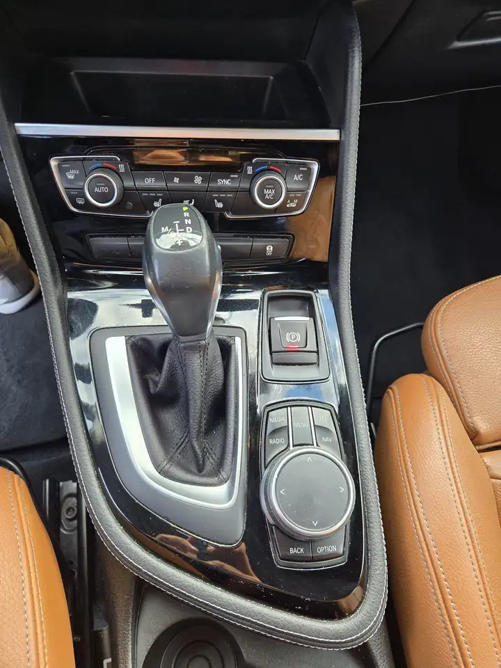 2017 BMW 218 Cent.High Ex. Luxury, photograph 11