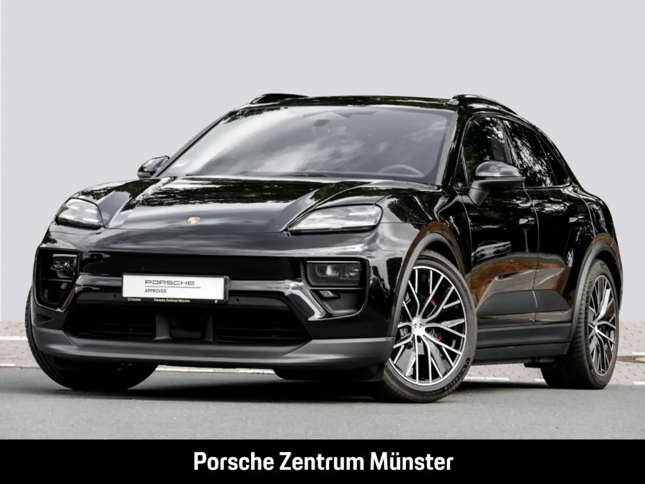 Porsche Macan 4S InnoDrive Surround View Luftfederung BOSE — photo 1 of 26