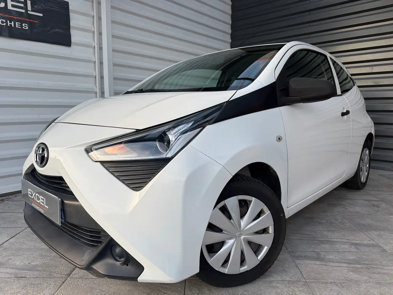 Toyota Aygo 1.0 VVT-i x — photo 1 of 15