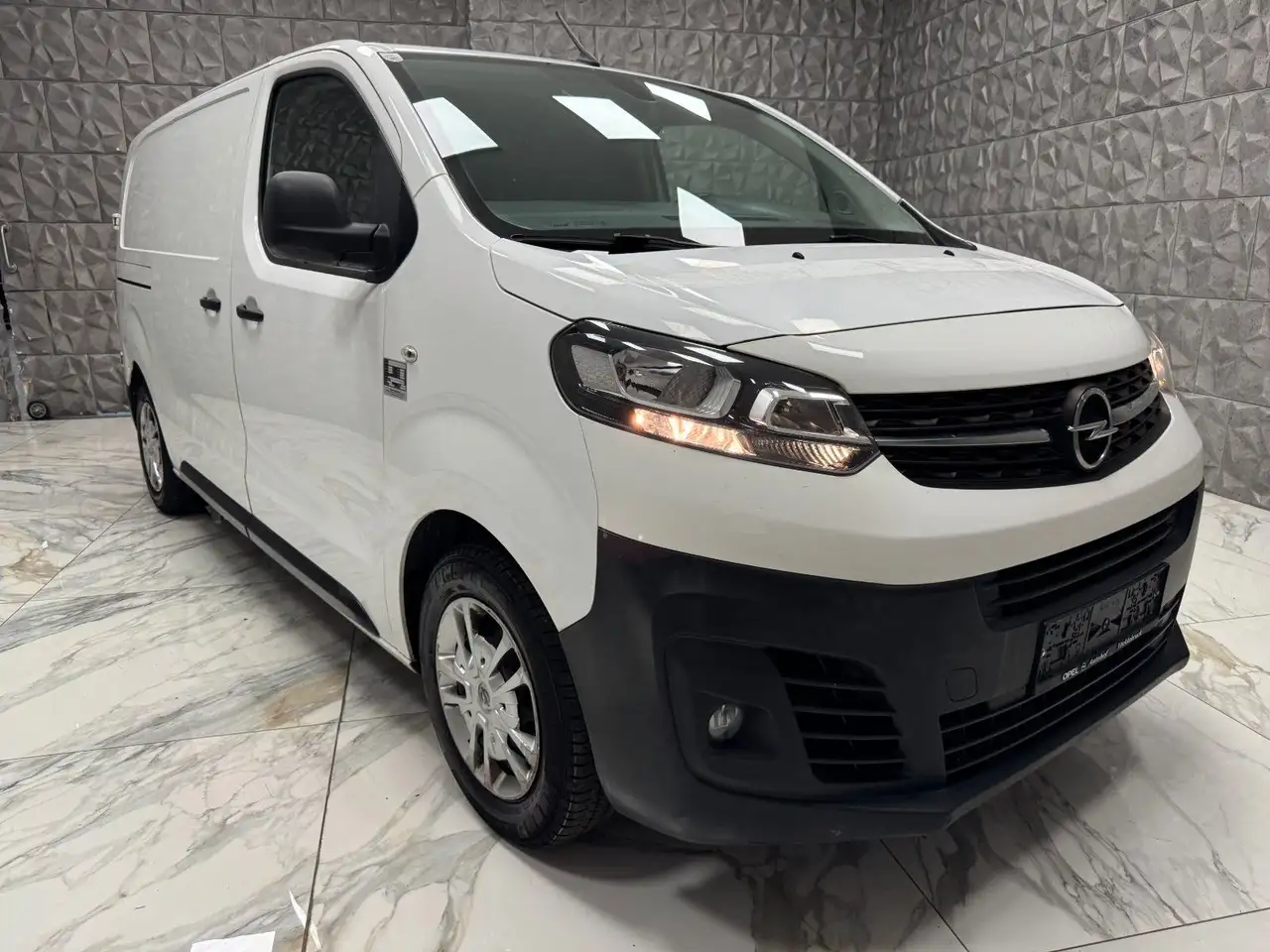 Opel Vivaro Kasten Edition M *Voll Fahrbereit* — photo 1 of 20