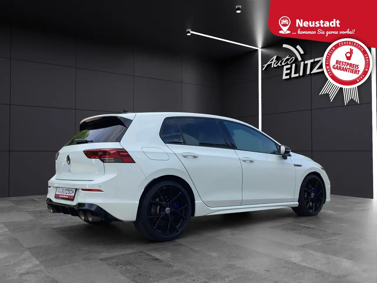 Volkswagen Golf VIII R DSG 4M Matrix Akrapovic Harman Navi AID ... — photo 1 of 27