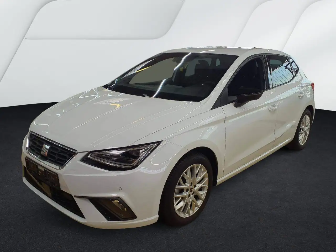 SEAT Ibiza FR 1.5 TSI DSG - LED Navi GJR Einparkhilfe Keyless — photo 1 of 4