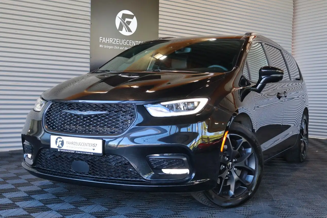 Chrysler Pacifica 3.6L LIMITED/AWD/ACC/360°/PANO/SAUGER — photo 1 of 25