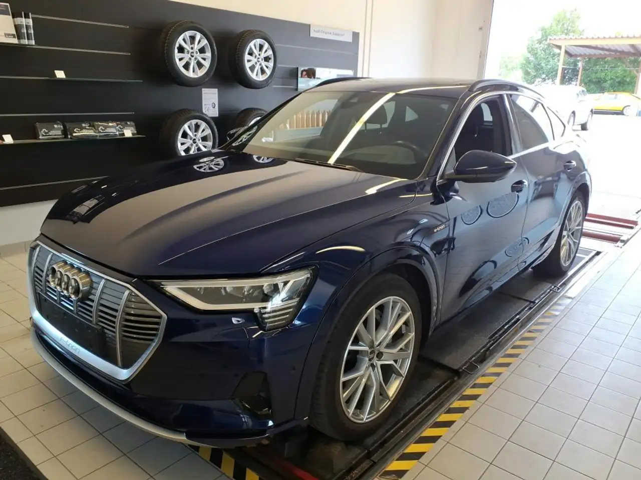 Audi e-tron SPORTBACK 50 Q ADVANCED MTRX/ACC/HuD/PANO — photo 1 of 11