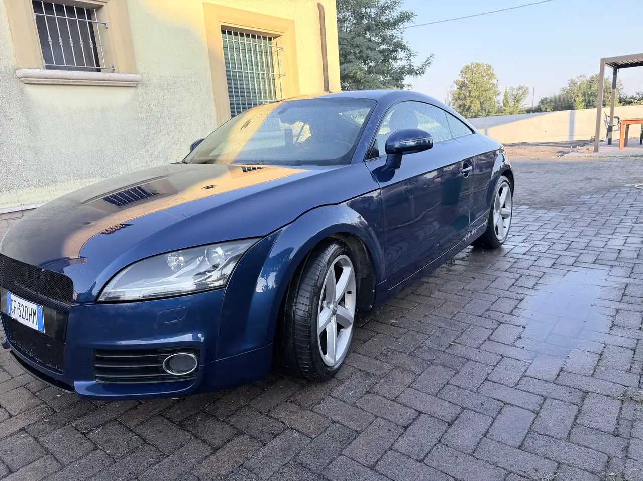 Audi TT Coupe 1.8 tfsi — photo 1 of 8