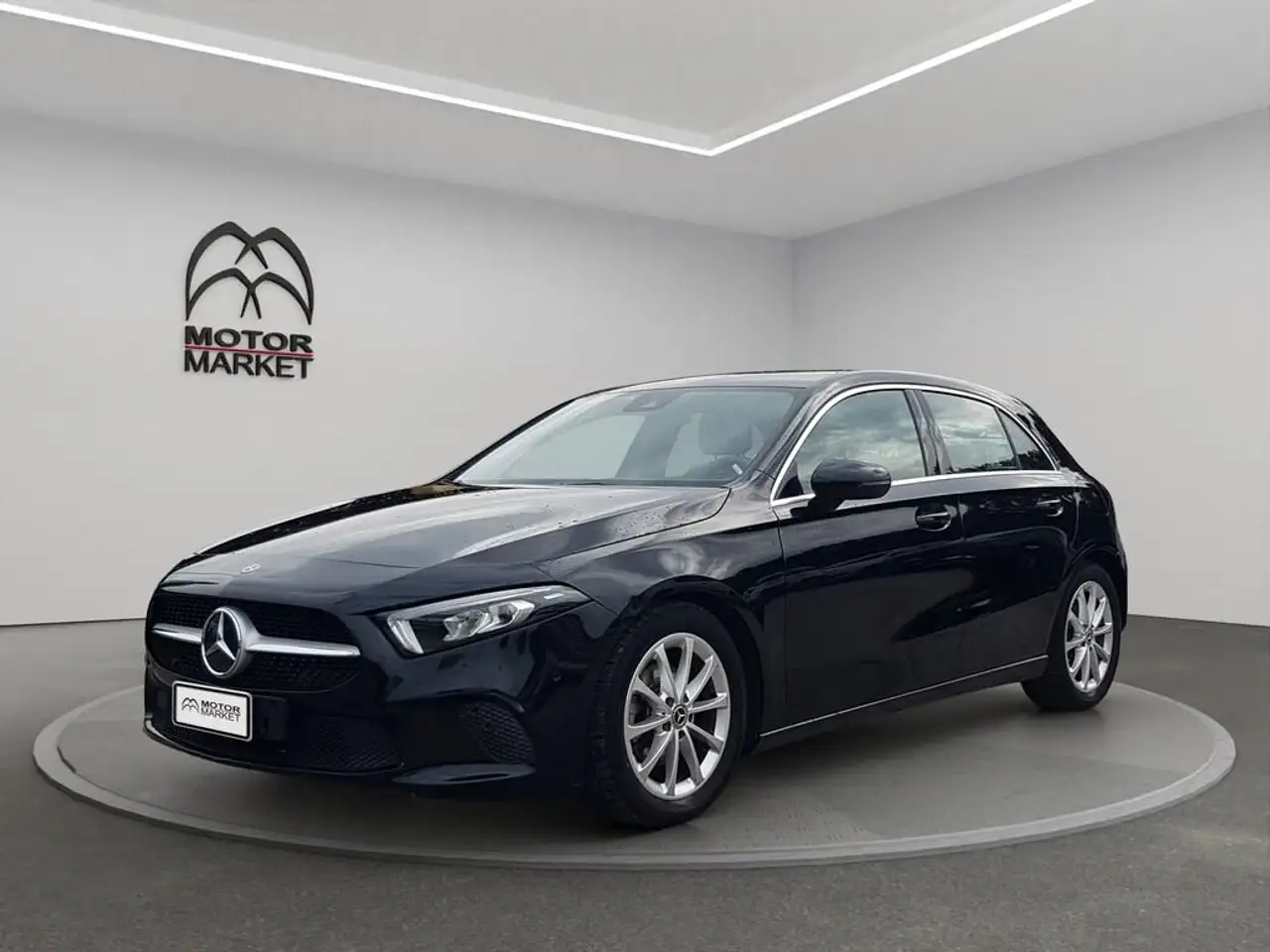 Mercedes-Benz A 180 d Sport auto — photo 1 of 15