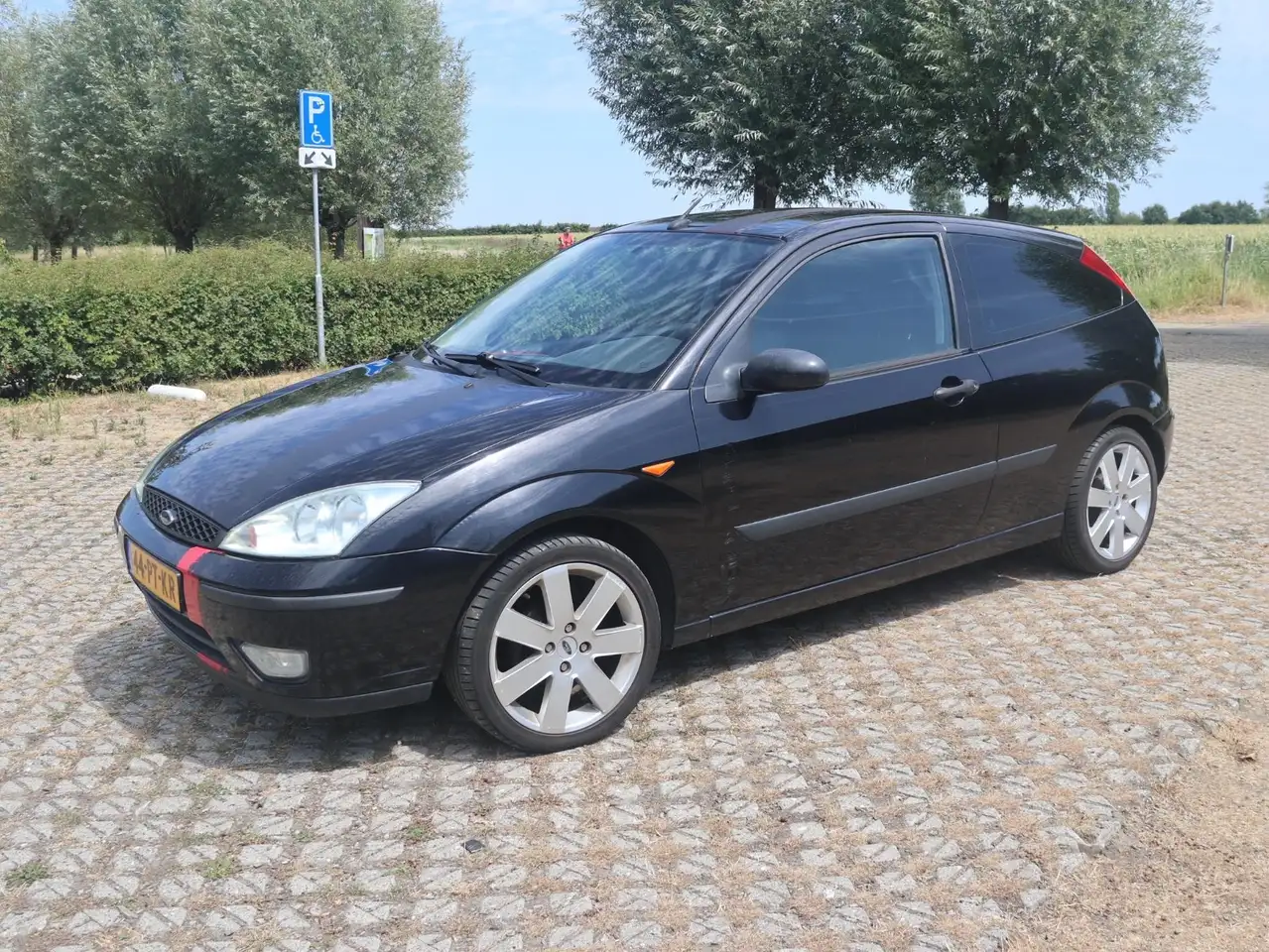 Ford Focus Focus 1.6-16V Futura — photo 1 of 14