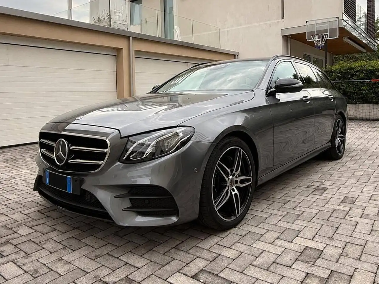 Mercedes-Benz E 220 d S.W. 4Matic (S213) Auto Premium Plus Pacchetto Night — photo 1 of 13