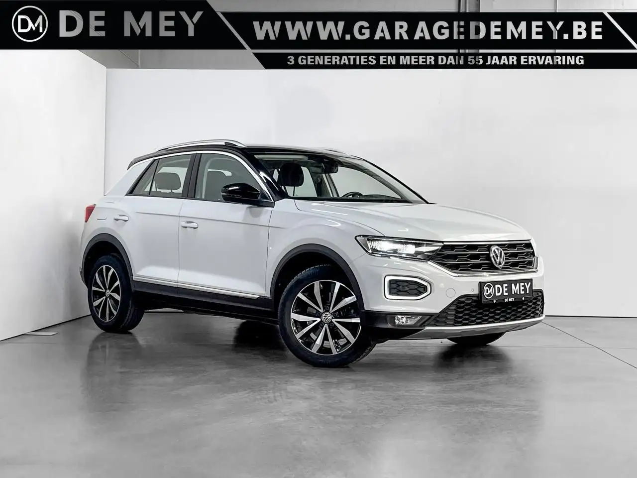 Volkswagen T-Roc 1.0 TSI / LED / Carplay / ACC / Zetelverwarming / PDC — photo 1 of 32