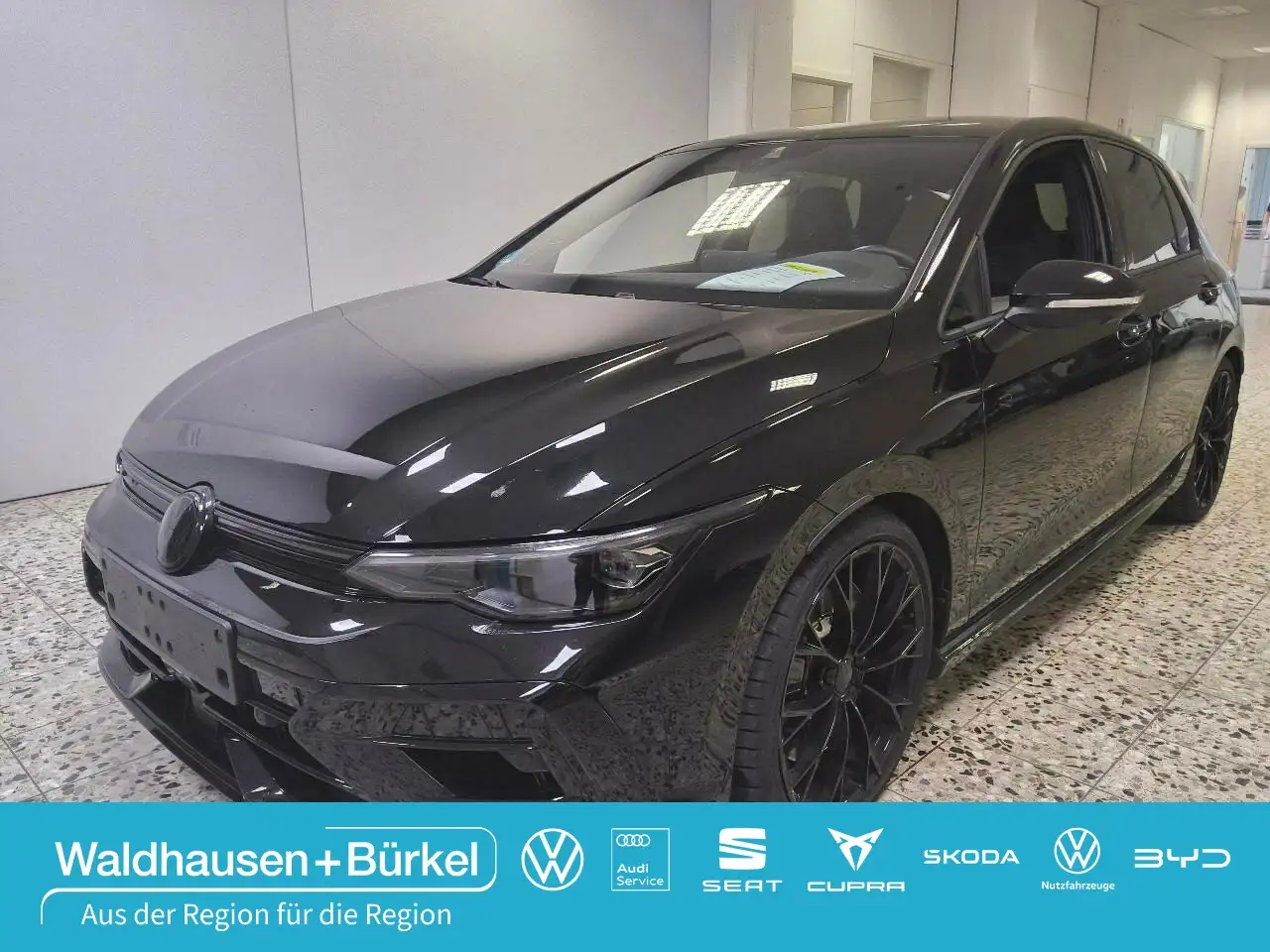 Volkswagen Golf R 2.0 TSI DSG 4M Black Edition +Leder+Akra+ Klima — photo 1 of 6