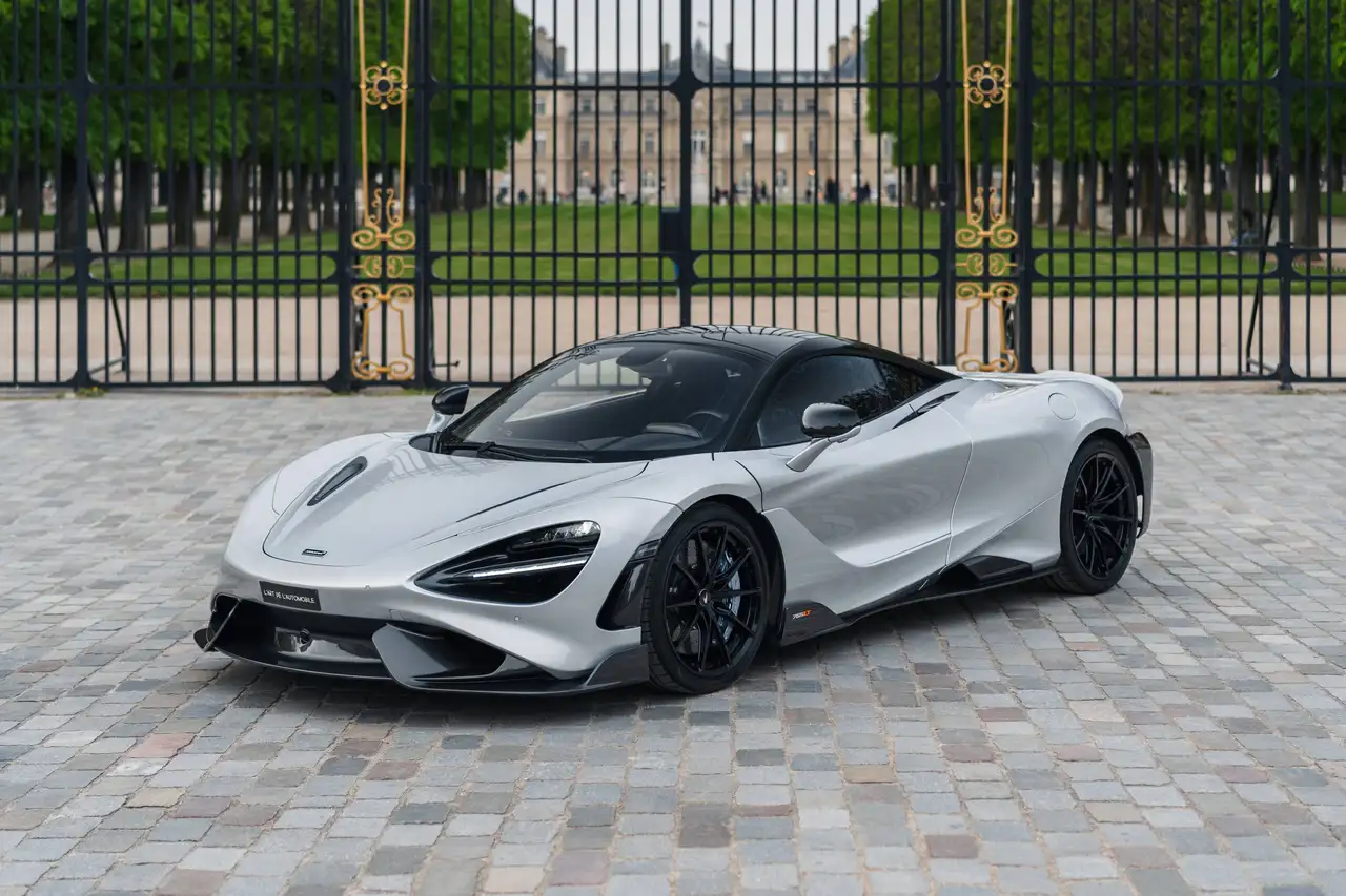 McLaren 765LT Coupe - 1st hand, 6 150 km, PPF, great spec — photo 1 of 38