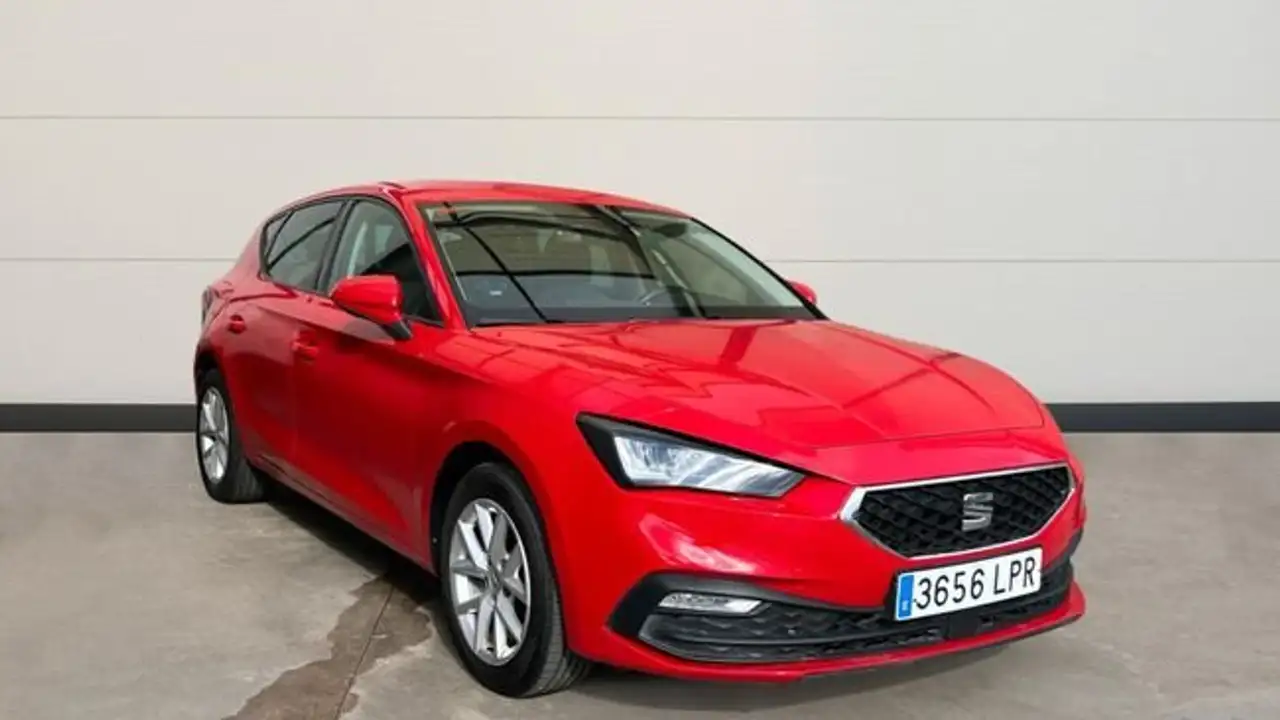 SEAT Leon 1.0 eTSI S&S Style DSG-7 110 — photo 1 of 24