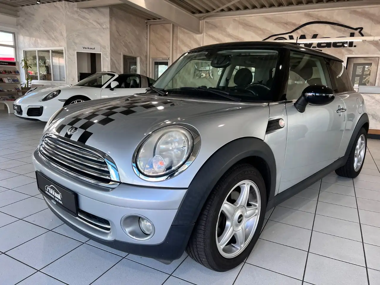 MINI Cooper Mini COOPER | KLIMA | PANO | TEMPOMAT — photo 1 of 20