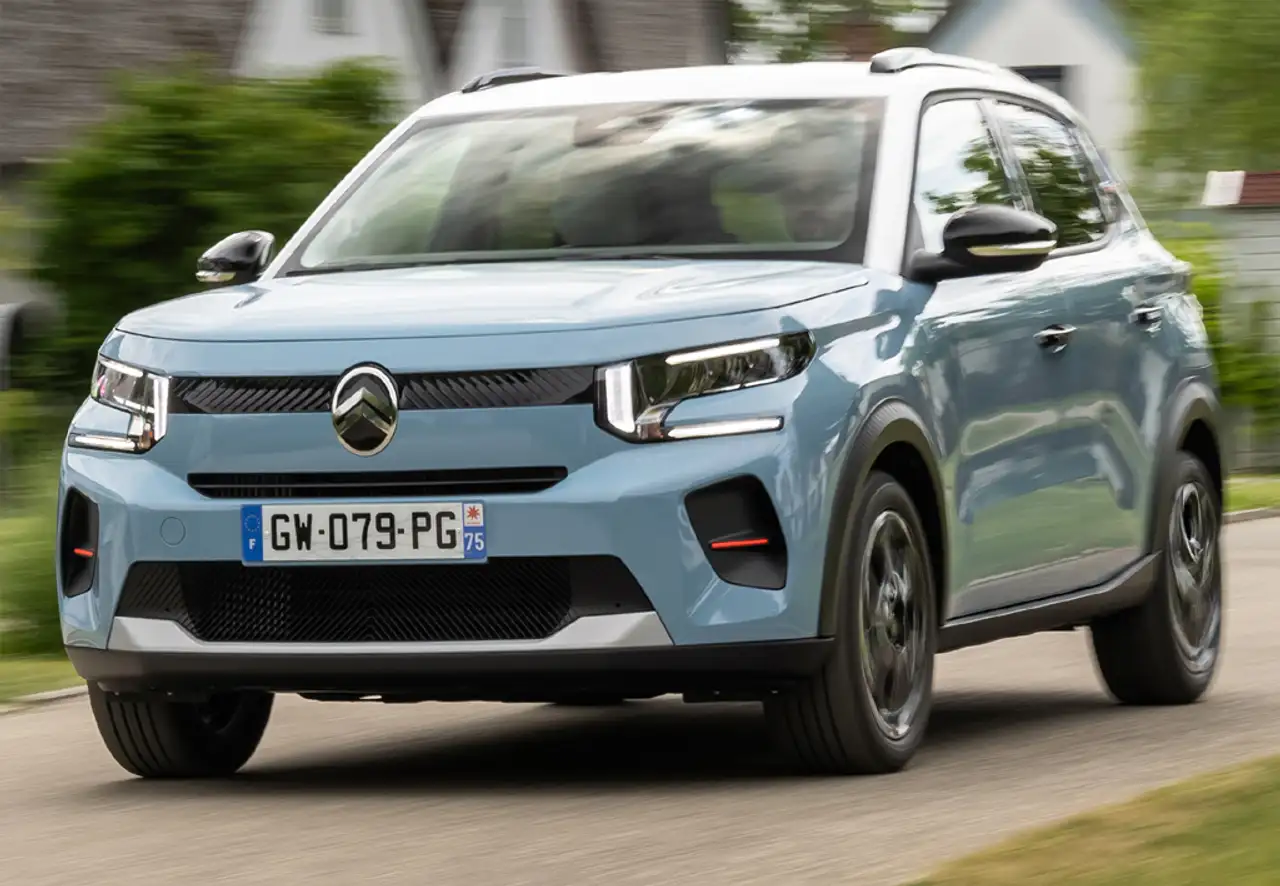 Citroen C3 1.2 PureTech S&S Feel 83 — photo 1 of 40