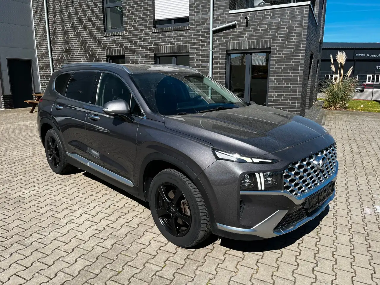 Hyundai SANTA FE Hybrid Prima 4WD/Leder/Navi/360/MWST — photo 1 of 15