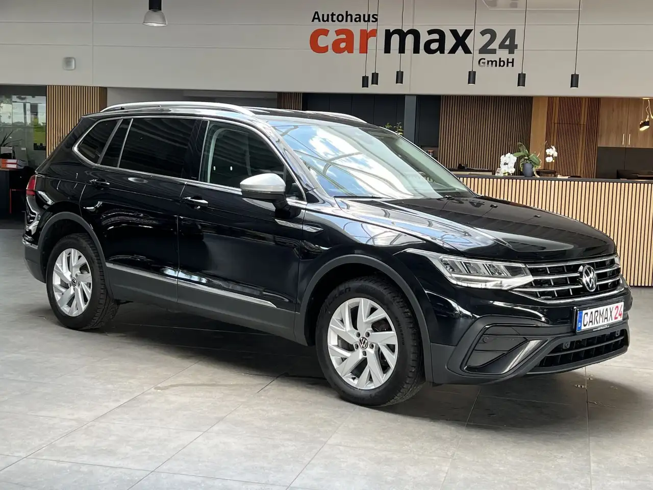 Volkswagen Tiguan Allspace Life 2.0TDI DSG Navi HeadUp LED — photo 1 of 15