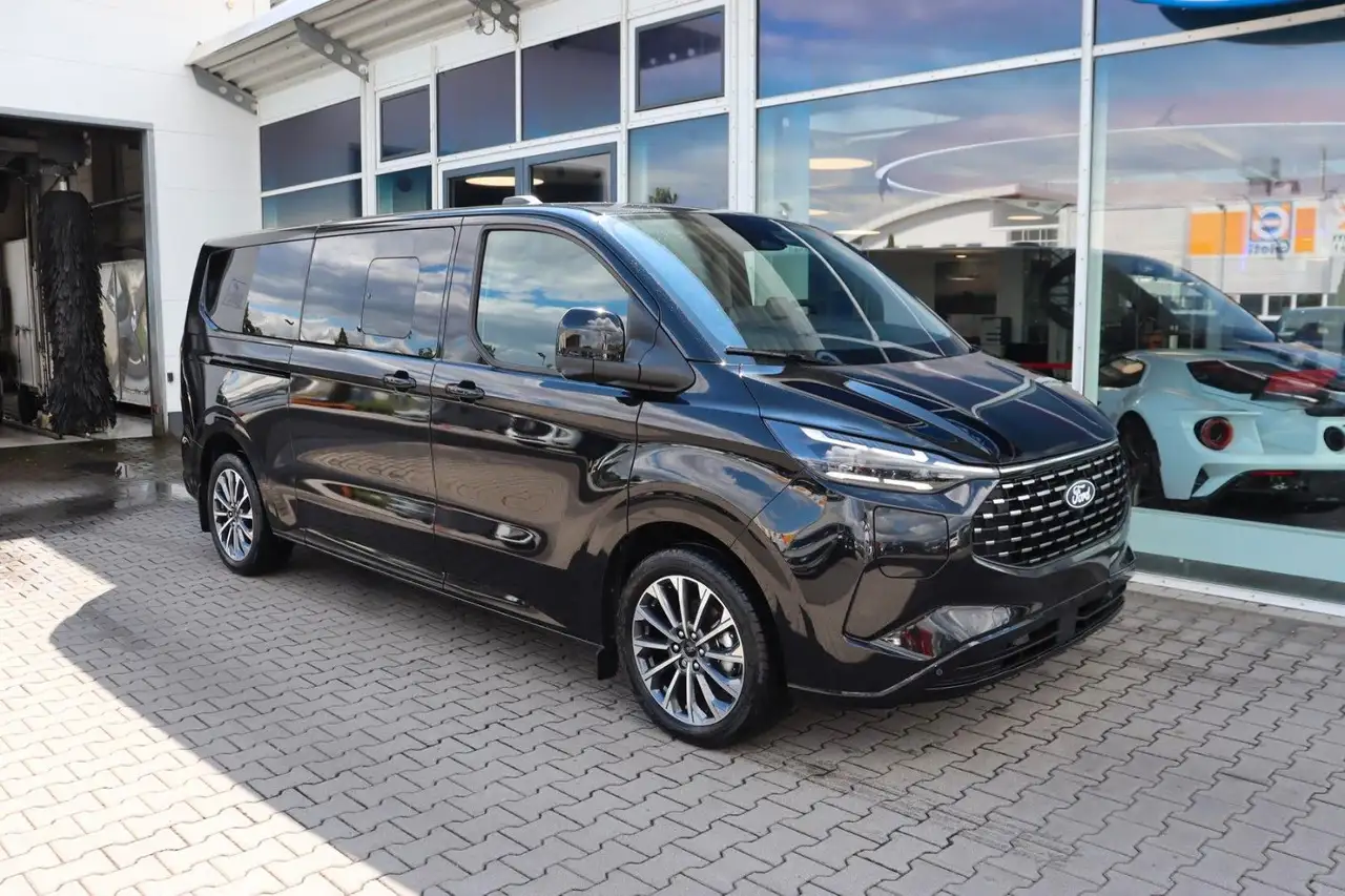 Ford Tourneo Custom Titanium X PHEV 340 L2 — photo 1 of 40