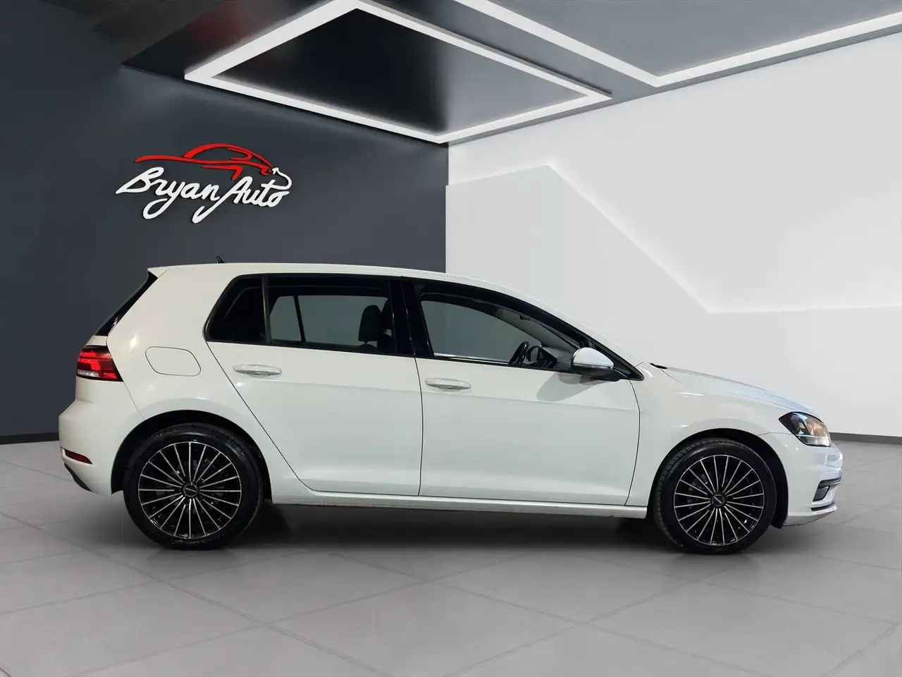 Volkswagen Golf 5p 1.6 tdi Trendline 90cv — photo 1 of 14