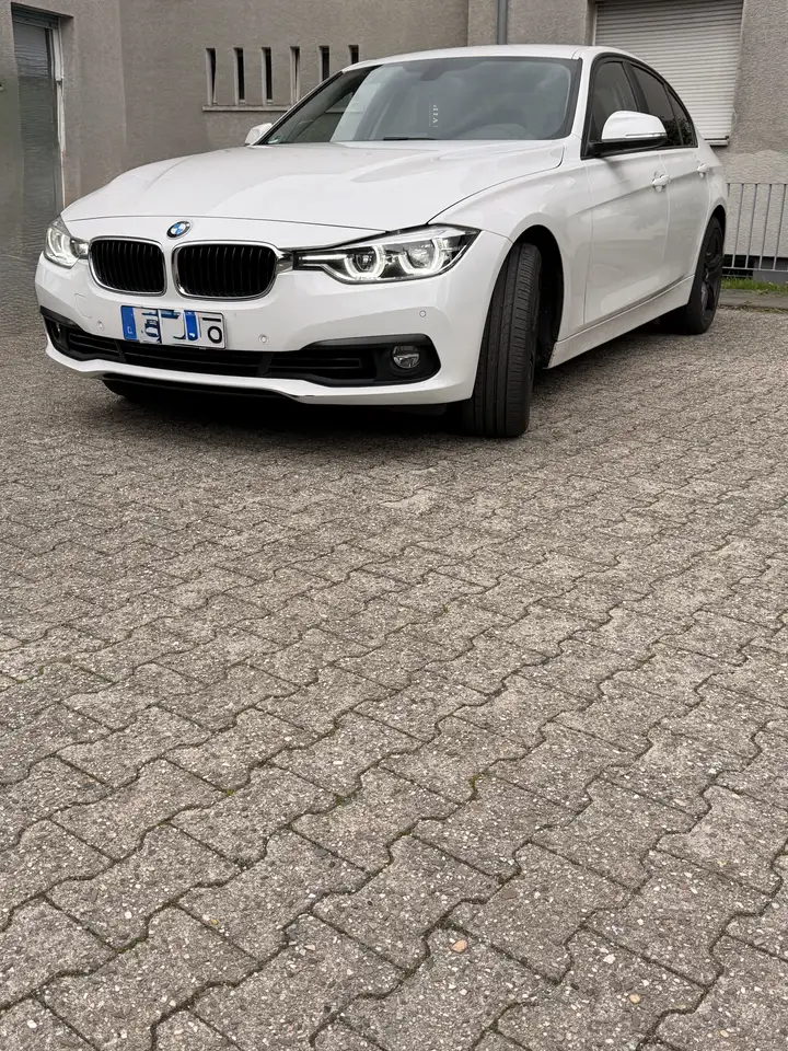 BMW 318 318i — photo 1 of 18
