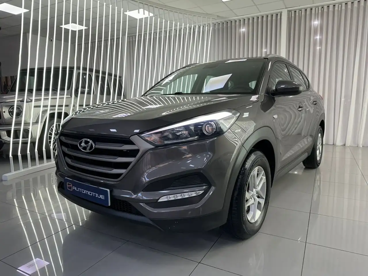 Hyundai TUCSON 1.7CRDI BD Essence 4x2 — photo 1 of 28