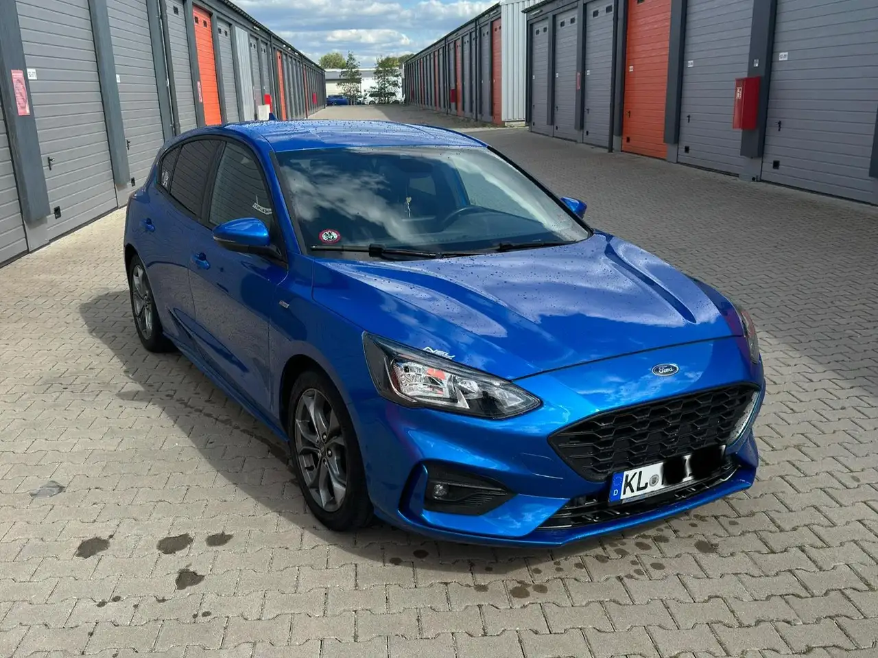 Ford Focus Focus Fließheck 1.5 EcoBoost Start-Stopp-System ST-LINE — photo 1 of 18