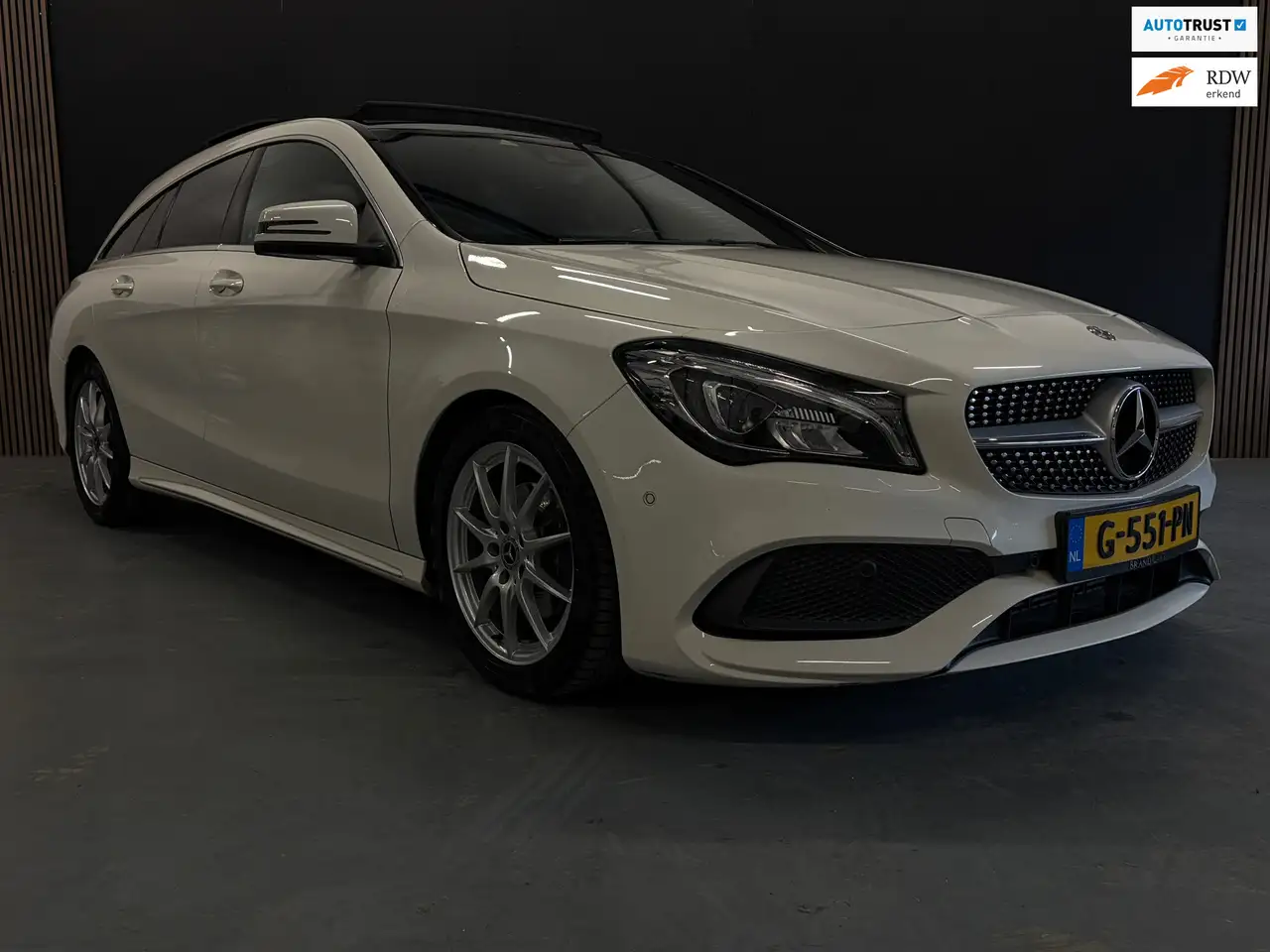 Mercedes-Benz CLA 200 Shooting Brake Ambition Pano Amg Stoelverwarming — photo 1 of 20