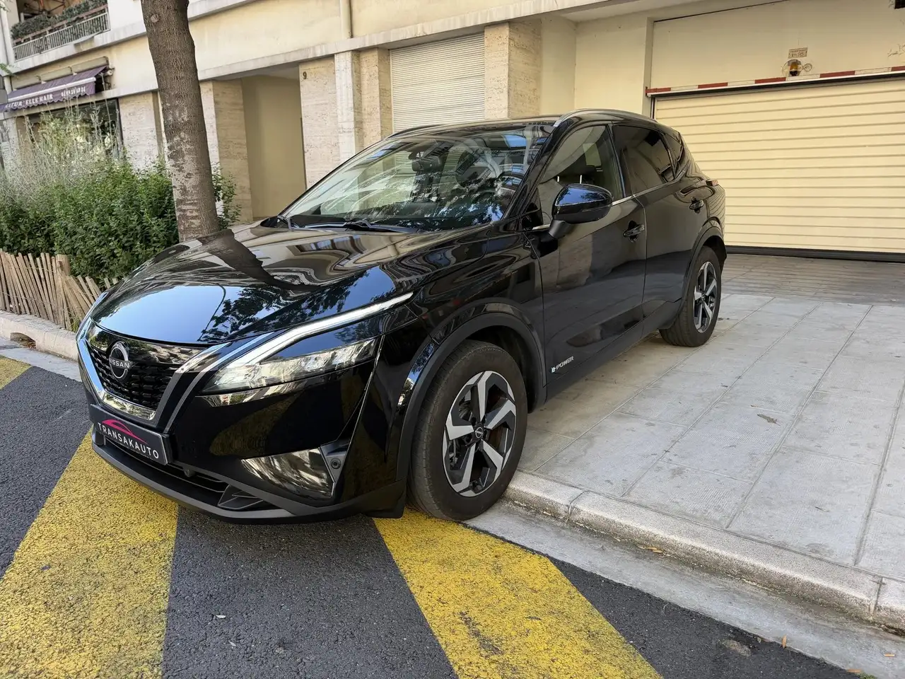 Nissan Qashqai Visia 1.5l DIG-T 12V 190 Hybrid 2WD XTronic S 158 cv te auto — photo 1 of 40