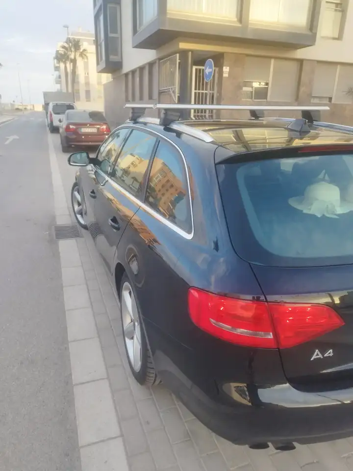Audi A4 Avant 2.0TDI DPF 143 — photo 1 of 18