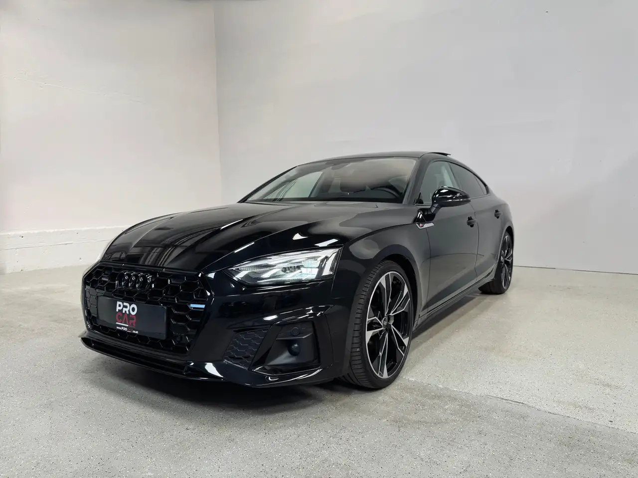 Audi A5 40 TDI QUATTRO S-line *Black Optik Package* — photo 1 of 40
