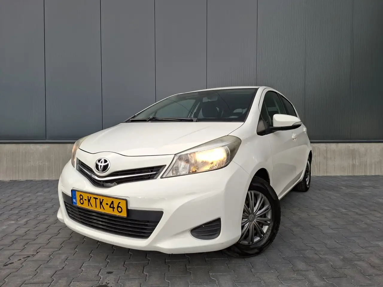Toyota Yaris 1.0 VVT-i Aspiration | Bluetooth | Trekhaak | 5 de — photo 1 of 24