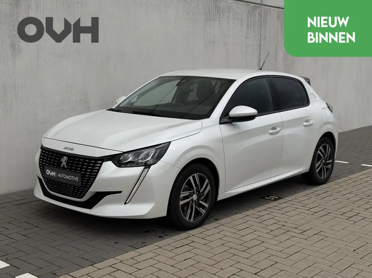 Peugeot 208 1.2 Allure | CarPlay | 100 pk | Clima | Camera — photo 1 of 22