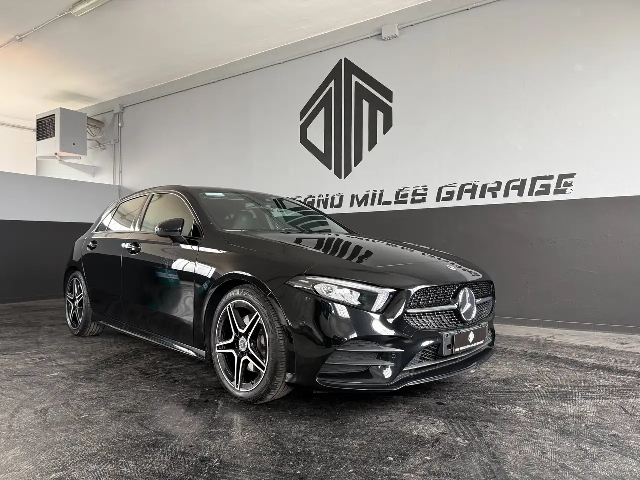 Mercedes-Benz A 220 A 220 d AMG Line Premium Plus auto Night Edition UNICO PROPRIETARIO — photo 1 of 29