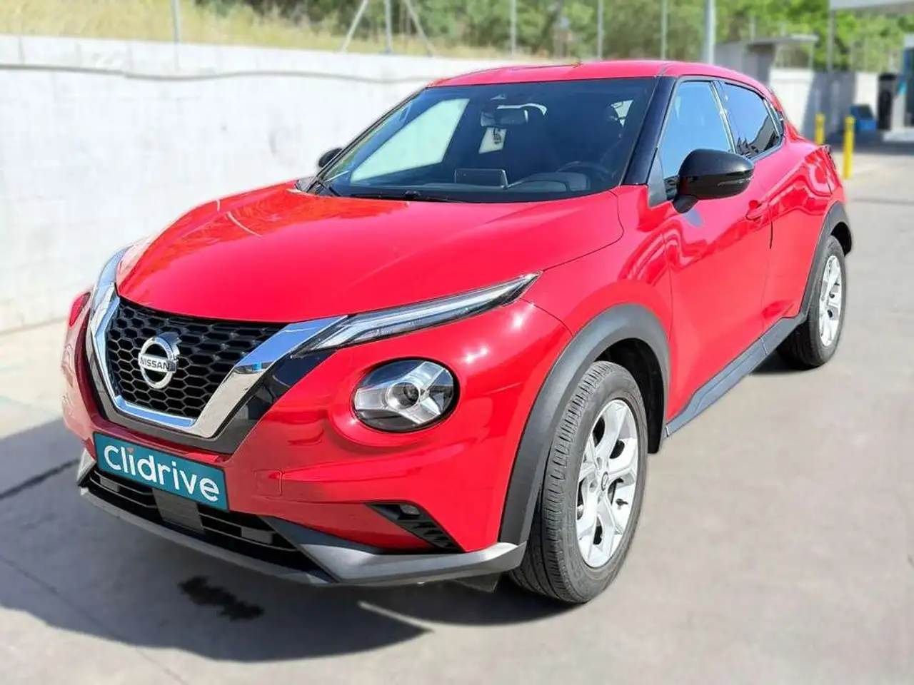 Nissan Juke DIG-T 86 kW (117 CV) 6 M/T N-CONNECTA — photo 1 of 17