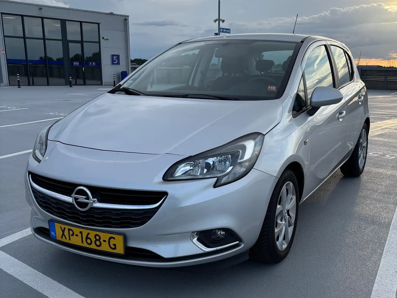 Opel Corsa-e Corsa-e 1.3 CDTI Color Edition — photo 1 of 24