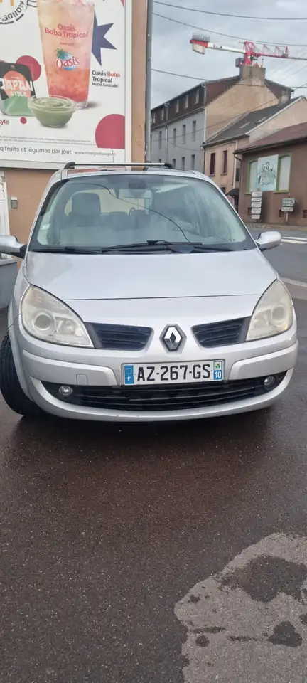 Renault Grand Scenic 1.9 dCi 130 Exception 7 pl — photo 1 of 8